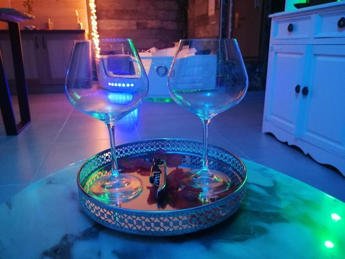 Romantisme Et Glamour 2 Avec , Clim Et Jardin Appartement Dijon